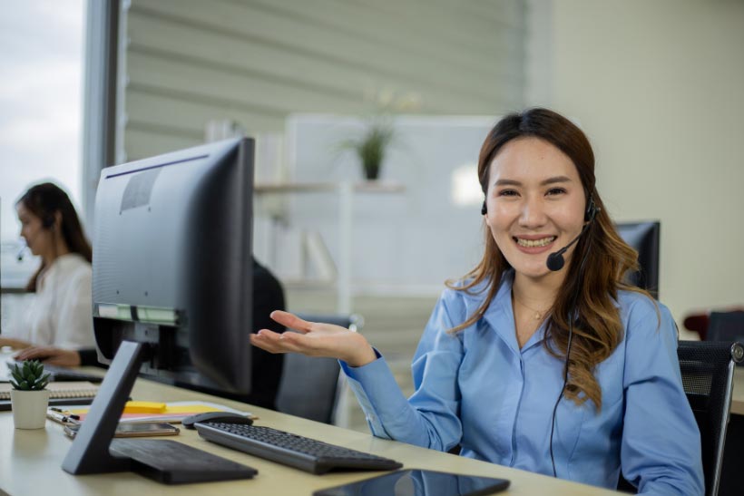 benefits of outsourcing call center services 